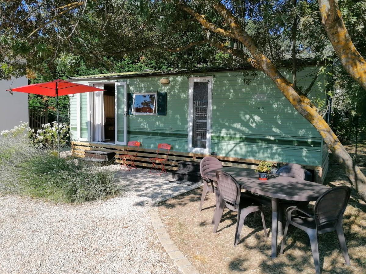 Bungalow Chez Gilly Boisset-et-Gaujac Exterior photo